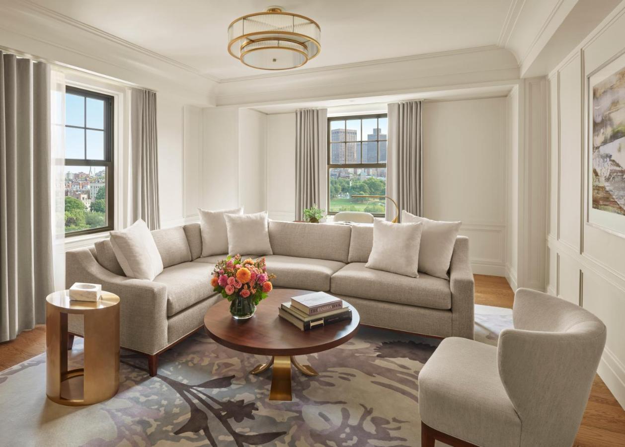 The Newbury Boston Hotel Kültér fotó A living room