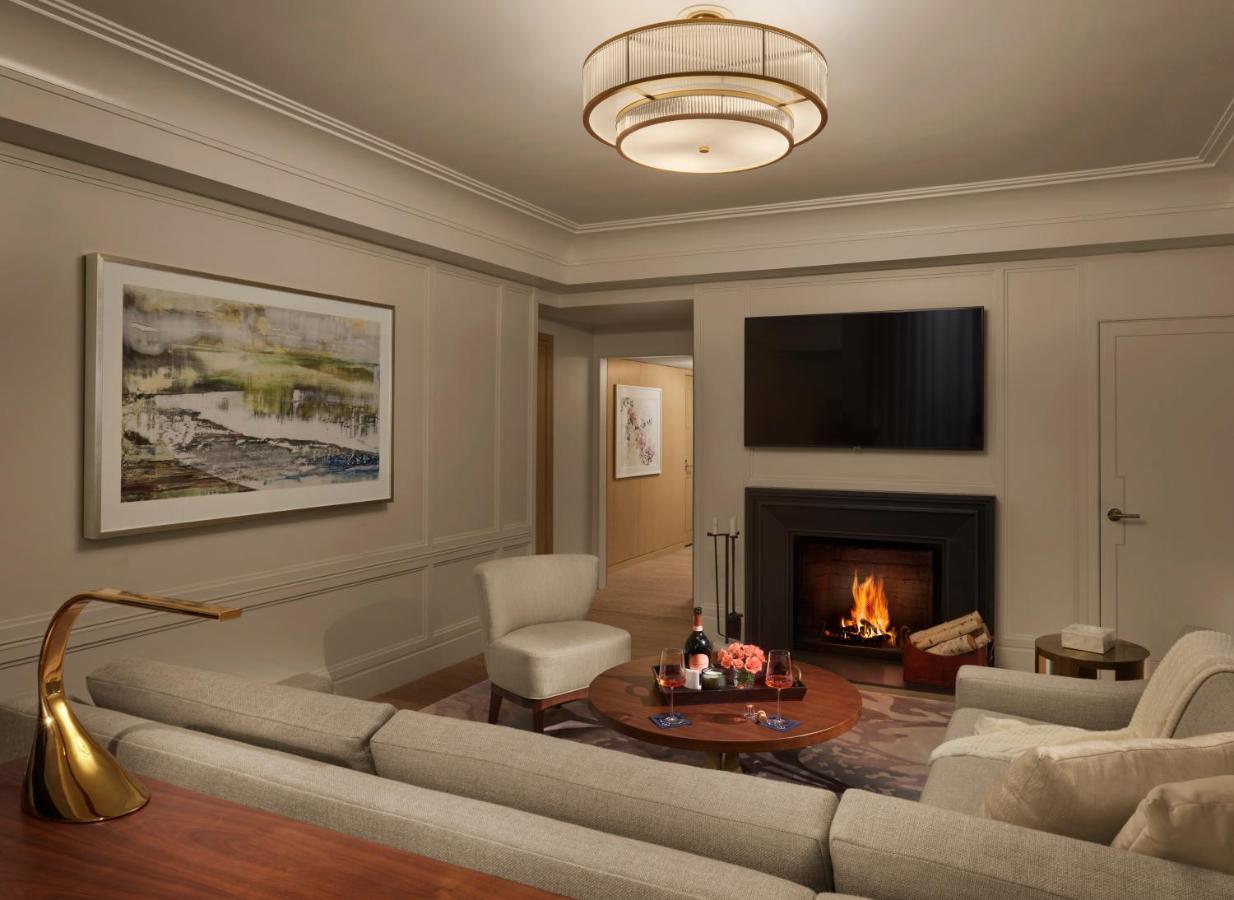 The Newbury Boston Hotel Kültér fotó A living room