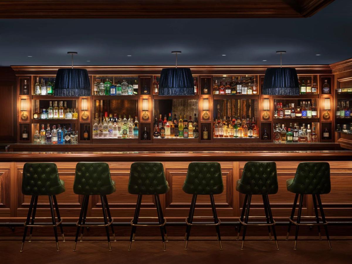 The Newbury Boston Hotel Kültér fotó The bar at the 21 Club