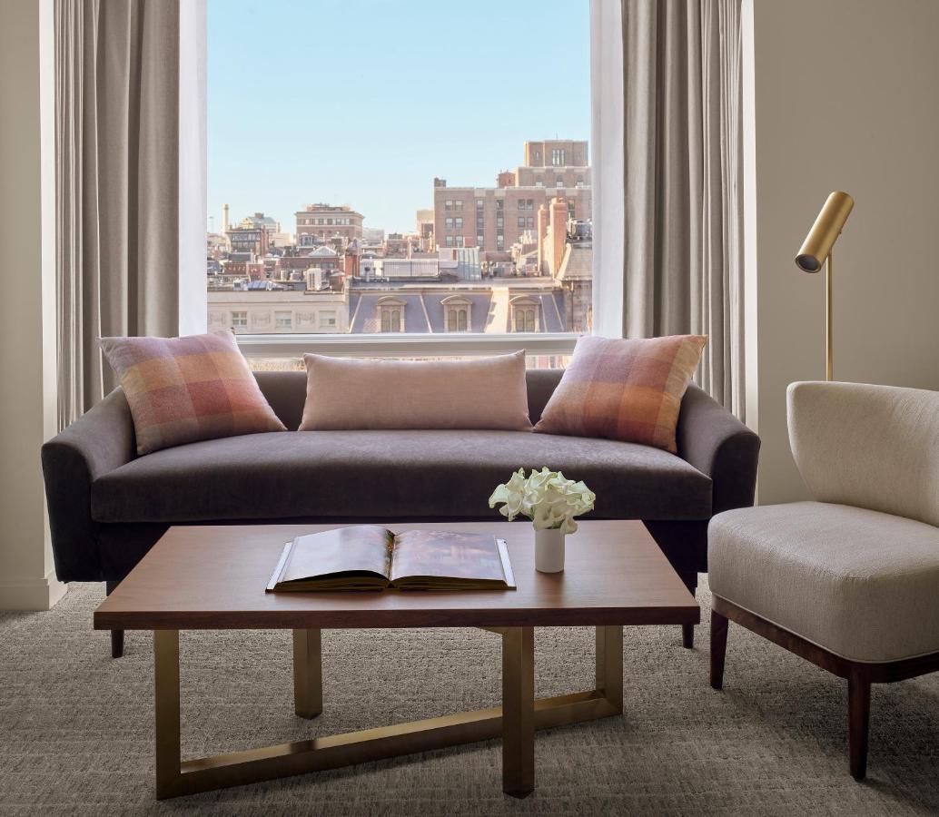 The Newbury Boston Hotel Kültér fotó A living room