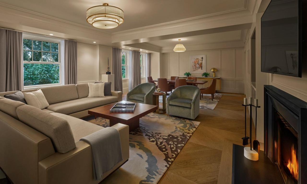 The Newbury Boston Hotel Kültér fotó The living room of a three-bedroom suite