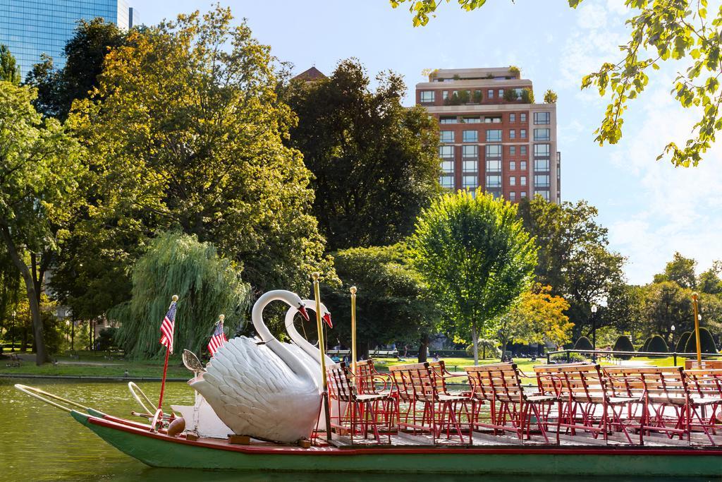 The Newbury Boston Hotel Kültér fotó Swan boats at the Public Garden